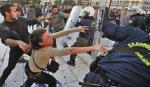 Grecy paraliżują kraj, protestując przeciw cięciom